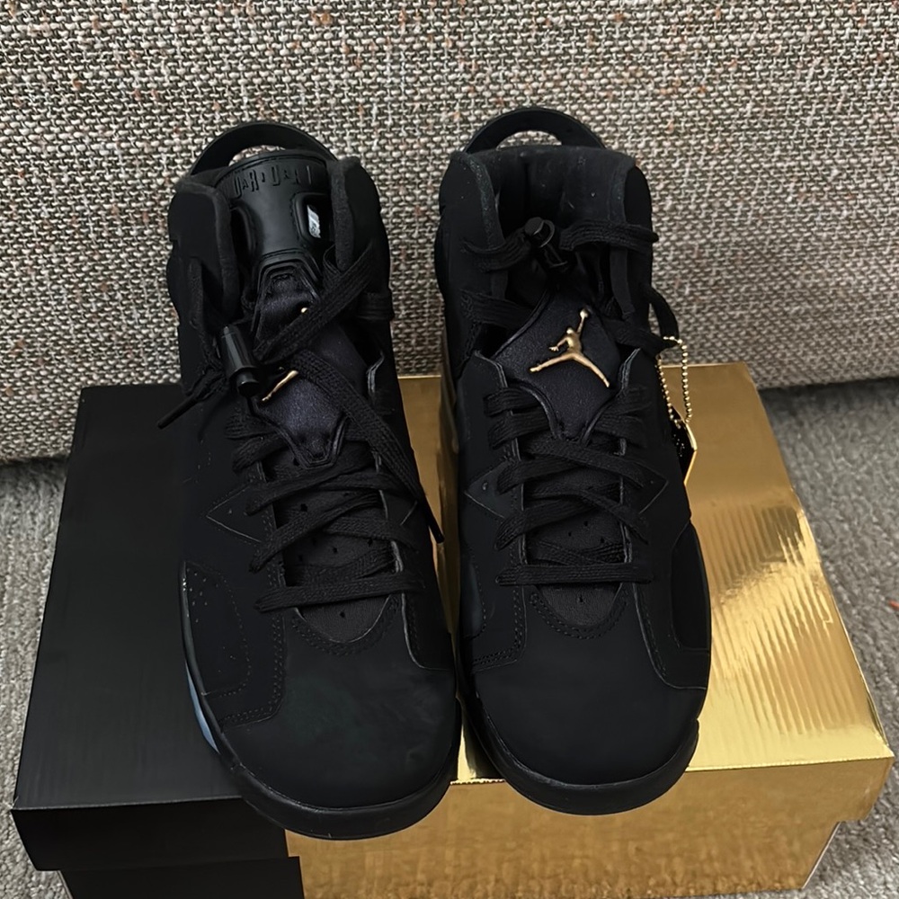 Jordan Men's Black Sneakers